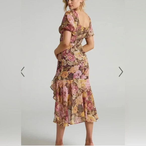 SHOWPO JASALINA MIDAXI DRESS - PUFF SLEEVE DRESS IN CLASSIC FLORAL  sz 4 - Picture 2 of 6